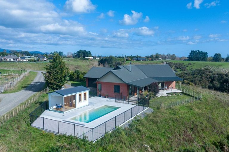 Photo of property in 17 Angus Lane, Tokomaru, Palmerston North, 4474