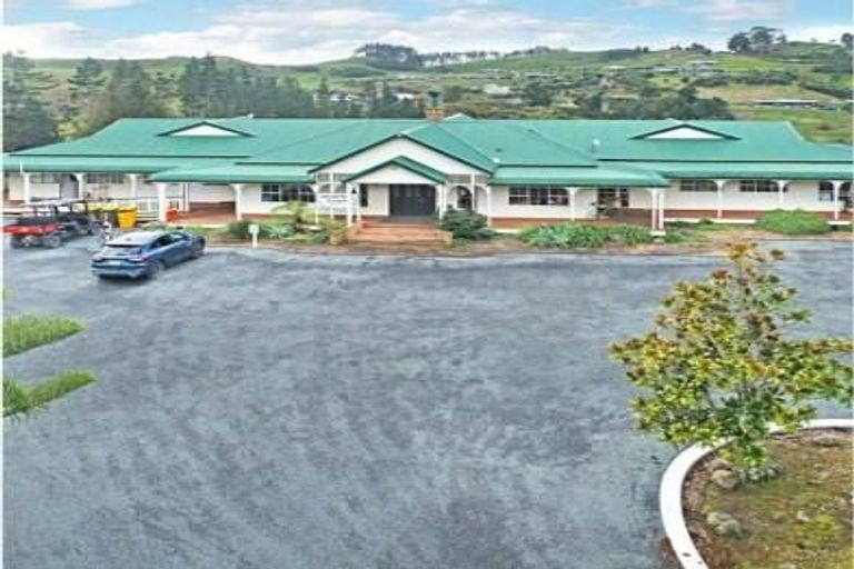 Photo of property in 59 Chamberlain Road, Bombay, 2675