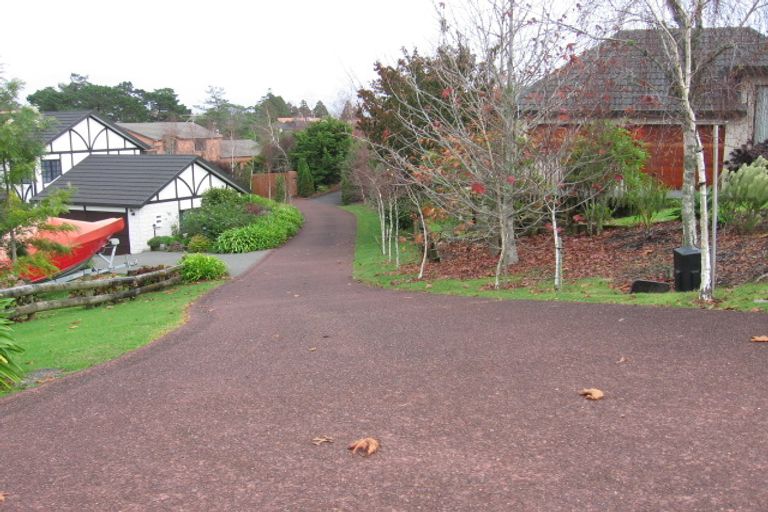 Photo of property in 33 Isobel Road, Greenhithe, Auckland, 0632