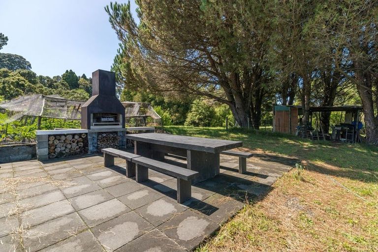 Photo of property in 42 Merewhira Road, Paremoremo, Albany, 0793