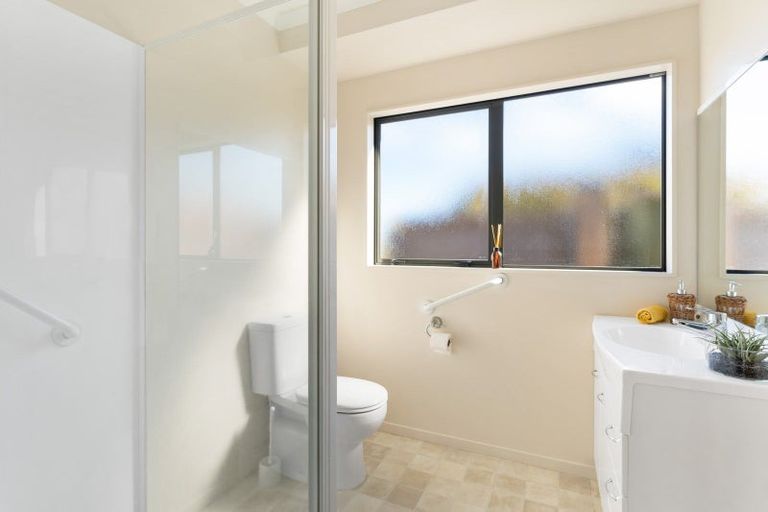 Photo of property in Rangeview Villas, 4/9 Fuller Close, Levin, 5510