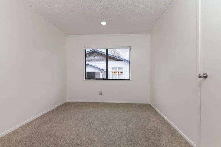 Photo of property in 1/41 Sabulite Road, Kelston, Auckland, 0602