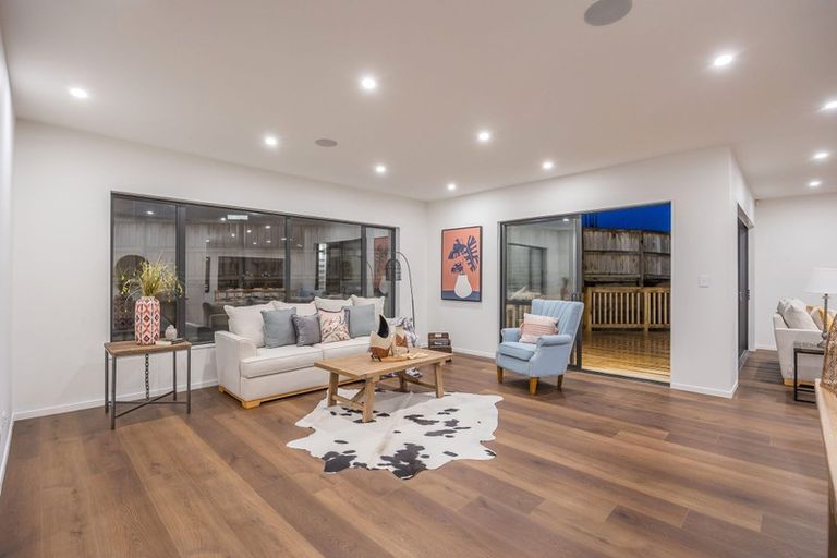 Photo of property in 5 Paitry Place, Swanson, Auckland, 0614