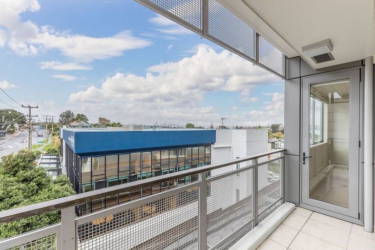 Photo of property in Maison Apartments, 202/16 Huron Street, Takapuna, Auckland, 0622