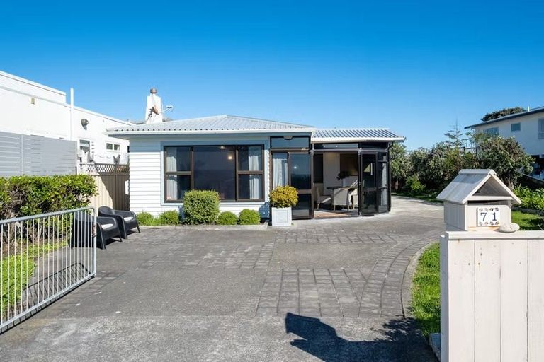 Photo of property in 71 The Esplanade, Westshore, Napier, 4110