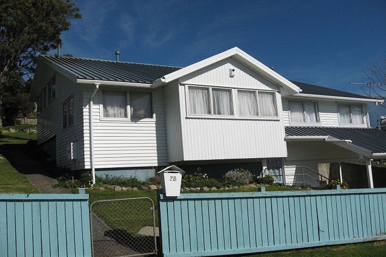 Photo of property in 28 Antrim Crescent, Wainuiomata, Lower Hutt, 5014