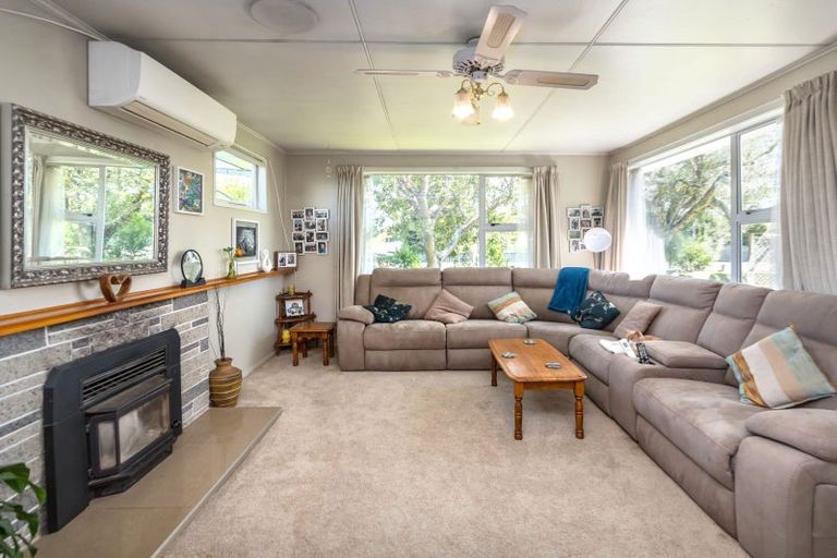 Photo of property in 40 Rhodes Street, Carterton, 5713