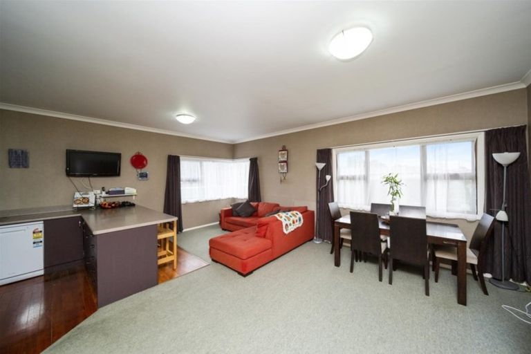 Photo of property in 77 Camberwell Road, Hawera, 4610