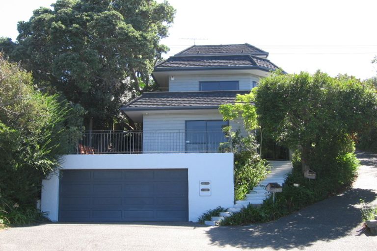 Photo of property in 2/64 Beach Road, Castor Bay, Auckland, 0620