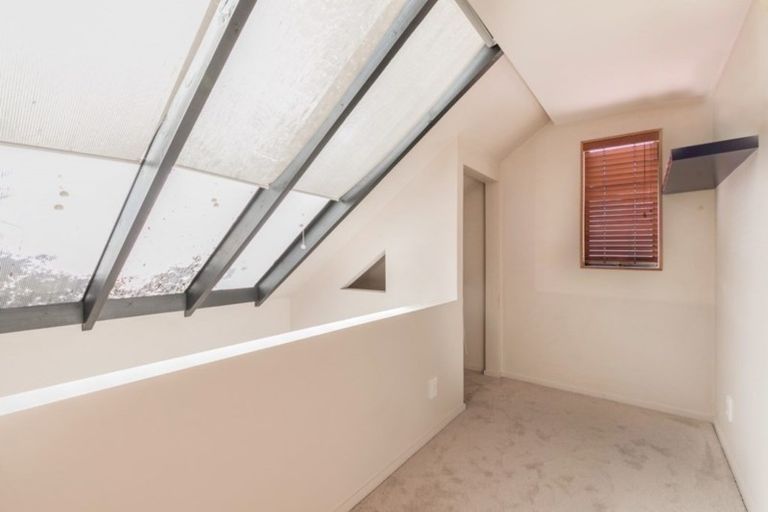 Photo of property in 2/60 Centorian Drive, Windsor Park, Auckland, 0632