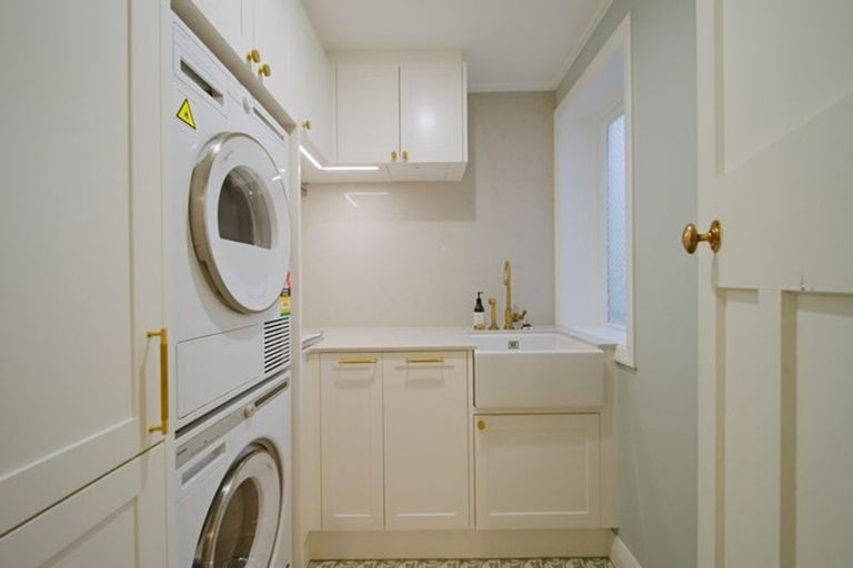 Photo of property in 84 Bolton Street, Kelburn, Wellington, 6012