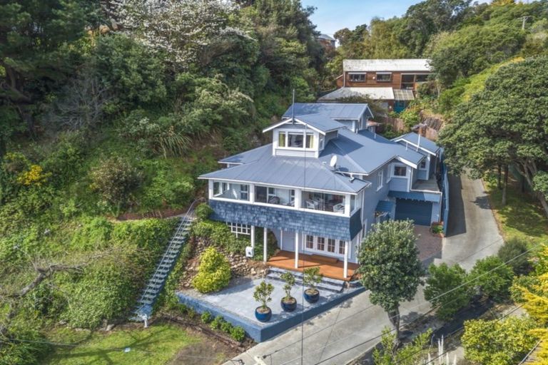 Photo of property in 102 Paremata Road, Paremata, Porirua, 5024