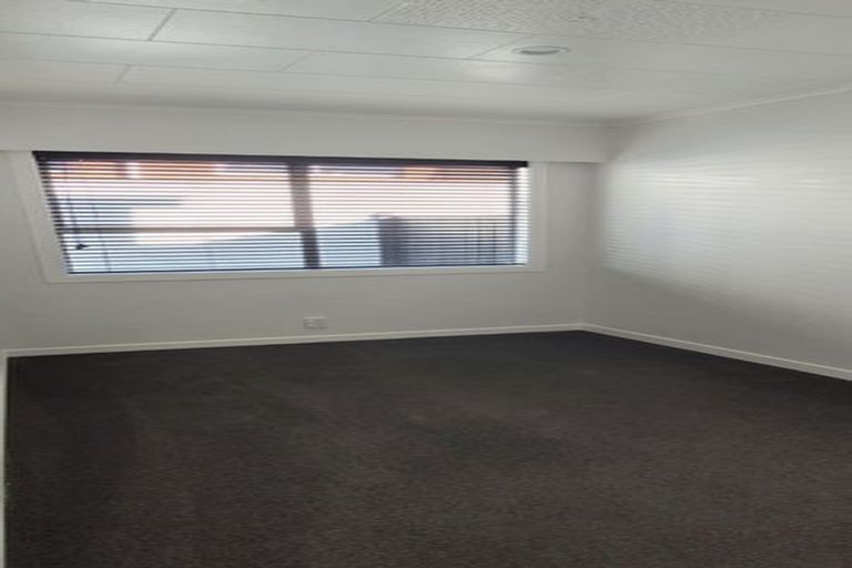 Photo of property in 76b Eliot Street, New Plymouth, 4310
