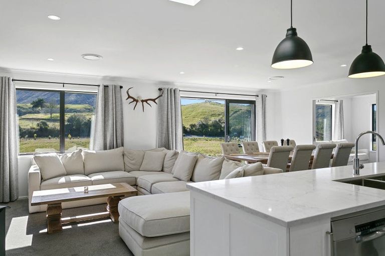 Photo of property in 1 Lemonwood Lane, Kinloch, Taupo, 3377