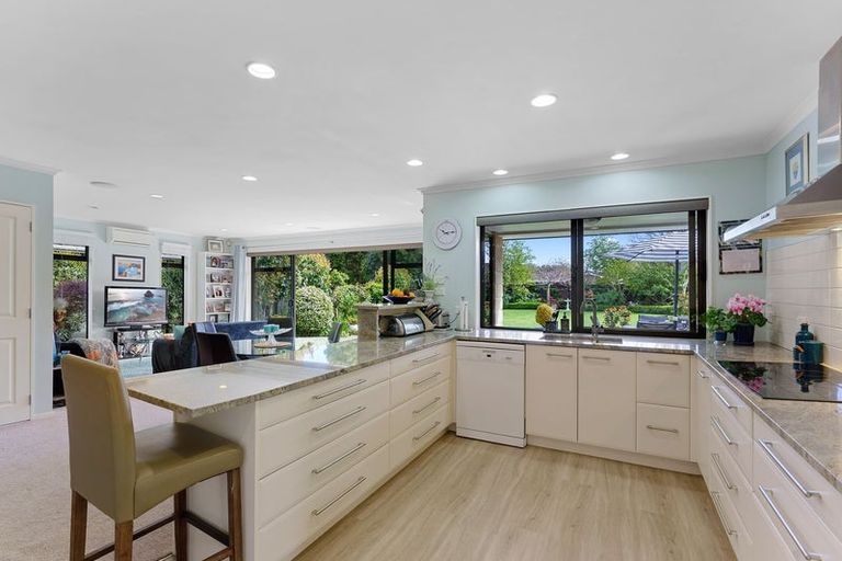 Photo of property in 387a Te Moana Road, Waikanae, 5036