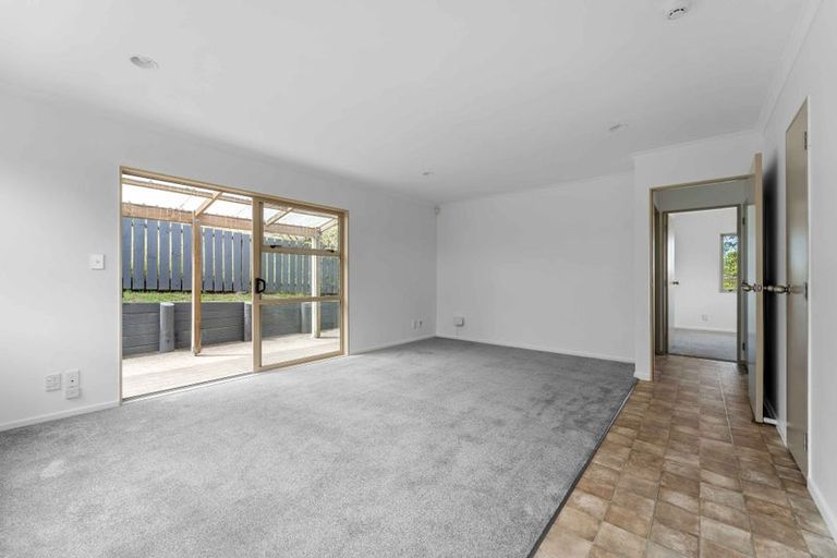 Photo of property in 1/38 Donovan Avenue, Massey, Auckland, 0614