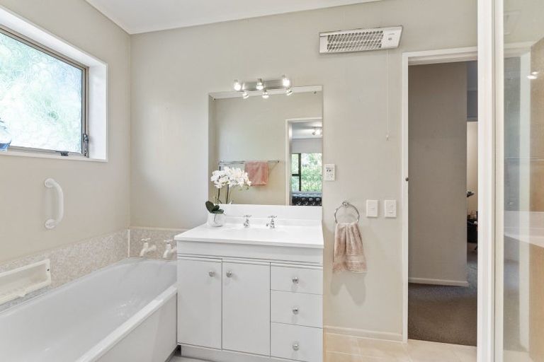 Photo of property in 3a Edgewater Street, Waikanae, 5036