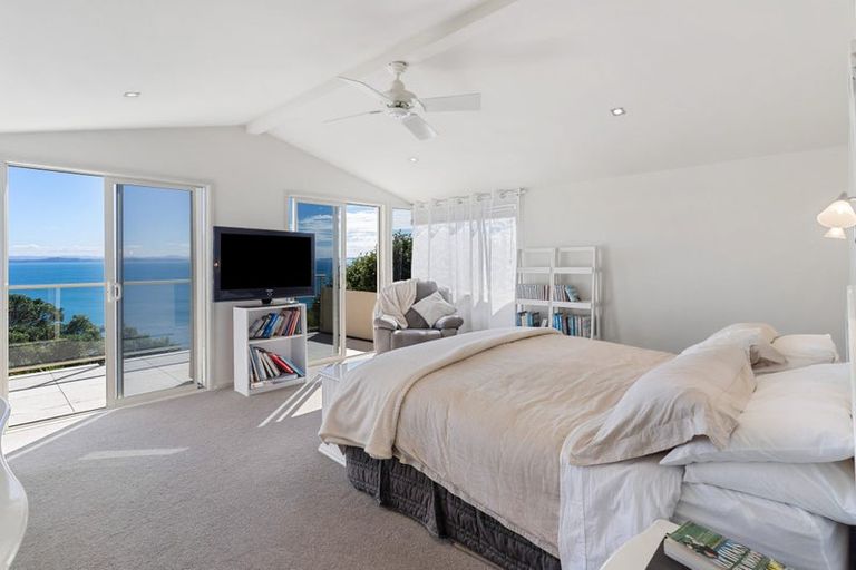 Photo of property in 1442 Whangaparaoa Road, Army Bay, Whangaparaoa, 0930
