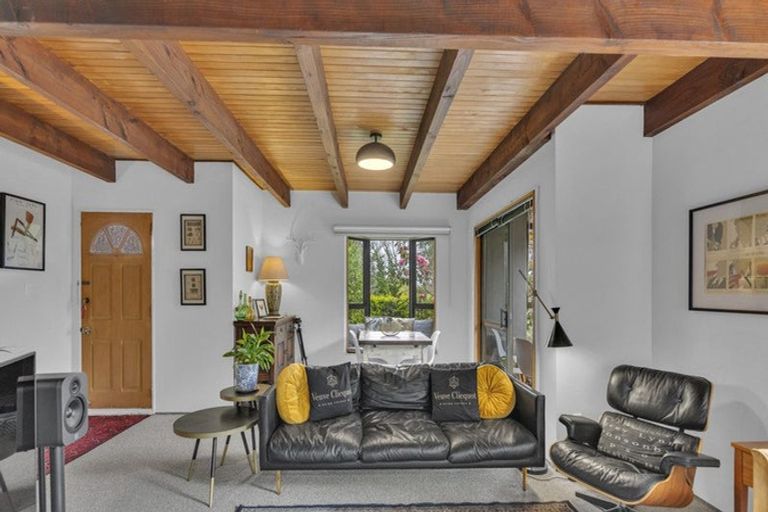 Photo of property in 68 Palatine Terrace, Saint Martins, Christchurch, 8022