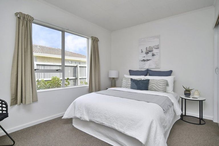 Photo of property in 2/10 Lane Street, Woolston, Christchurch, 8023
