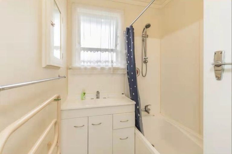 Photo of property in 4 Ross Street, Levin, 5510