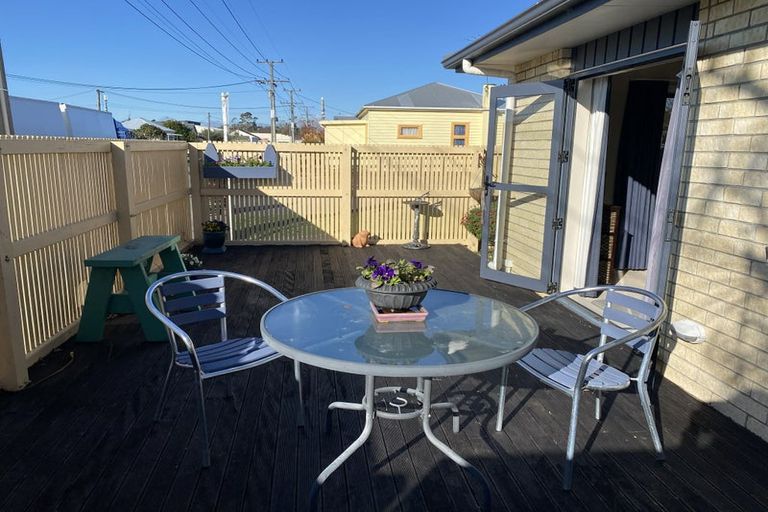 Photo of property in 2 Garrison Street, Carterton, 5713