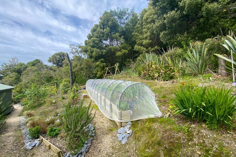 Photo of property in 72 Beach Road, Collingwood, 7073