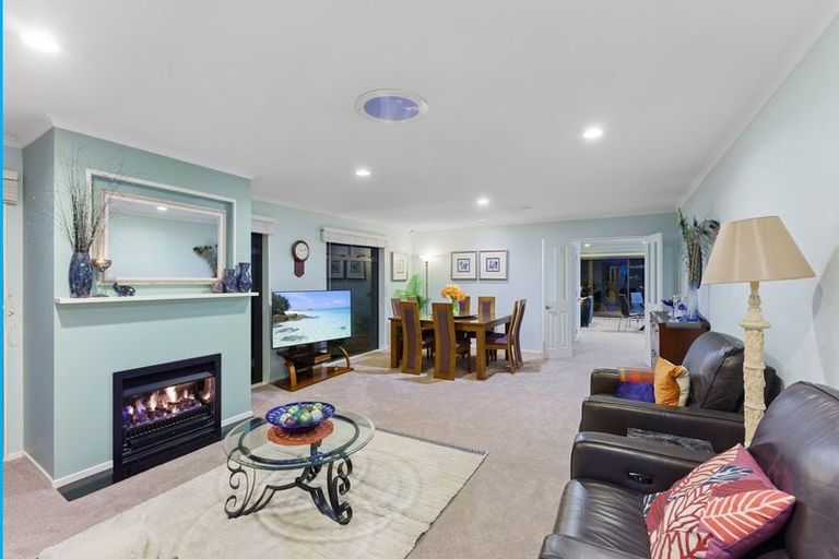 Photo of property in 387a Te Moana Road, Waikanae, 5036