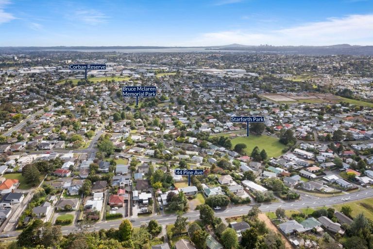 Photo of property in 44 Pine Avenue, Henderson, Auckland, 0612