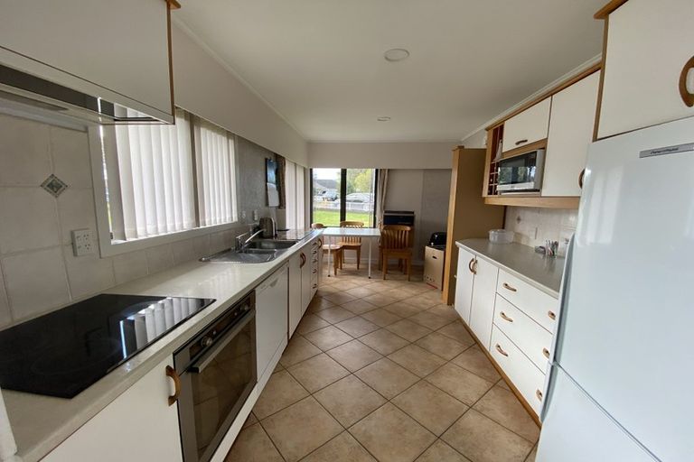 Photo of property in 9 Albert Pryor Avenue, Henderson, Auckland, 0612