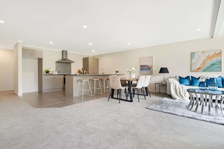 Photo of property in 18 Akeake Lane, Manurewa, Auckland, 2102