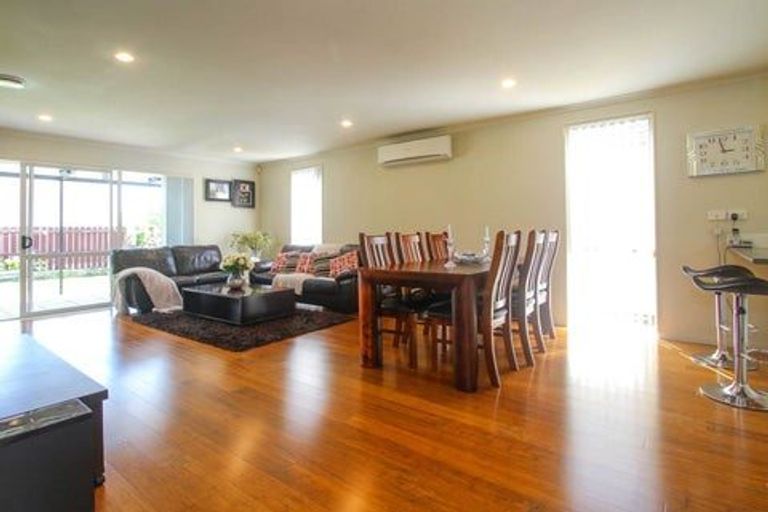 Photo of property in 3 Ritchie Crescent, Takanini, 2112