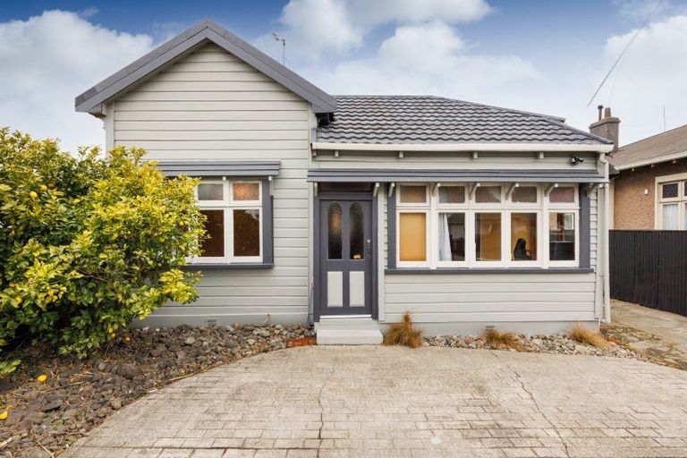 Photo of property in 148 Featherston Street, Palmerston North, 4410