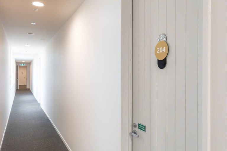 Photo of property in 204/86 Alpha Street, Cambridge, 3434