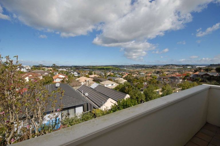 Photo of property in 2/22 Spencer Road, Pinehill, Auckland, 0632