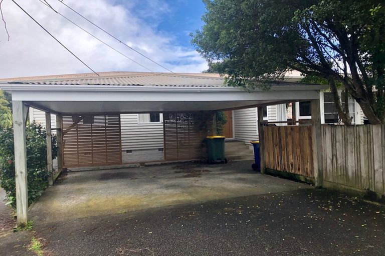 Photo of property in 2/41 Selwyn Crescent, Forrest Hill, Auckland, 0620