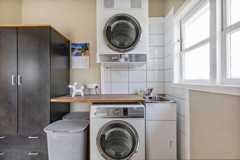 Photo of property in 146 Tuhikaramea Road, Dinsdale, Hamilton, 3204