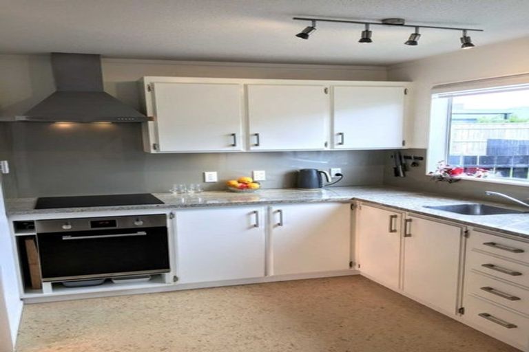 Photo of property in 6a Awamutu Grove, Waiwhetu, Lower Hutt, 5010