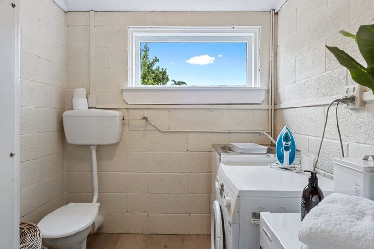 Photo of property in 1/108 Forrest Hill Road, Forrest Hill, Auckland, 0620