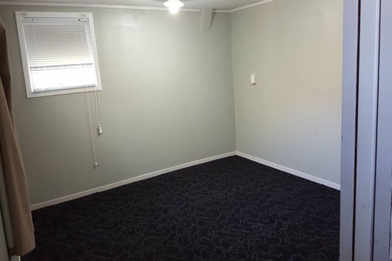 Photo of property in 2/45 College Road, Northcote, Auckland, 0627