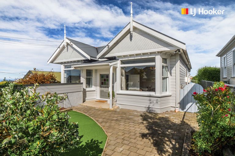 Photo of property in 10 Argyle Street, Mornington, Dunedin, 9011