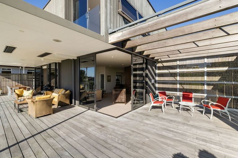 Photo of property in 142 Lake Crescent, Hamilton Lake, Hamilton, 3204