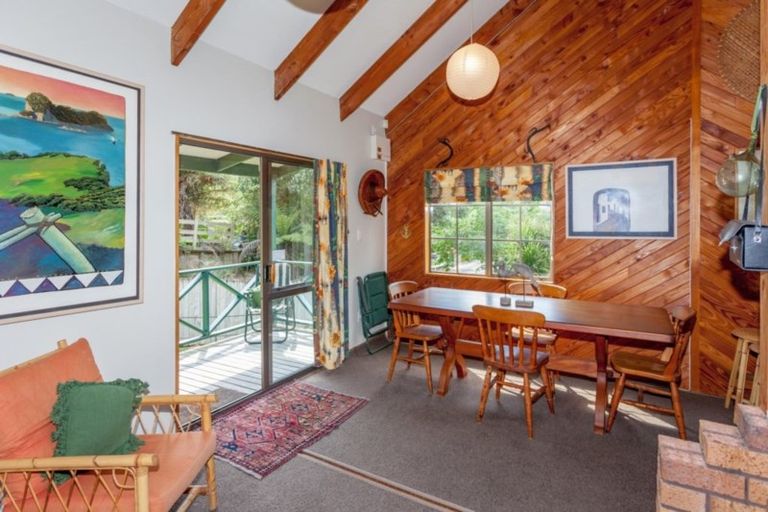 Photo of property in 1 Tutaritari Road, Hahei, Whitianga, 3591