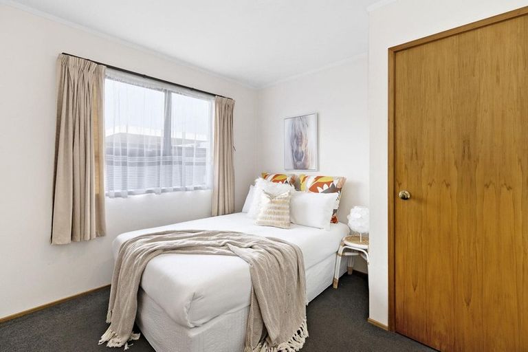 Photo of property in 10a Walmer Road, Point Chevalier, Auckland, 1022