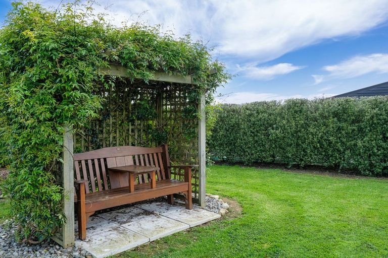 Photo of property in 9 Ruapai Drive, Levin, 5571