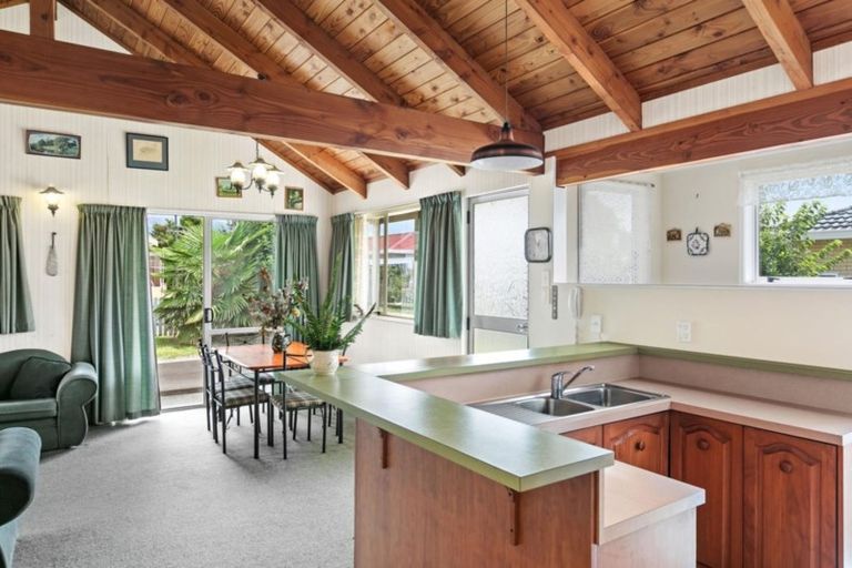 Photo of property in 8b Carisbrooke Street, Katikati, 3129