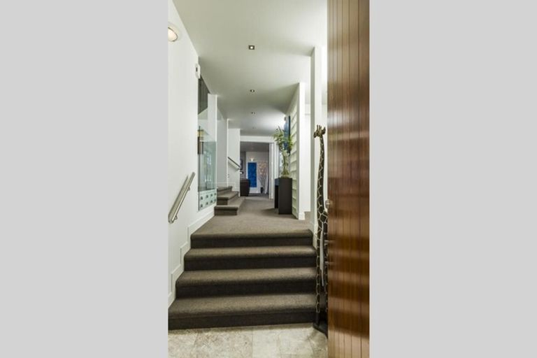 Photo of property in 15 Courtneys, West Harbour, Auckland, 0618