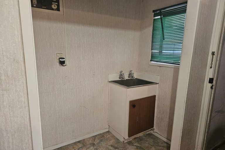 Photo of property in 2/21 Booker Place, Weymouth, Auckland, 2103