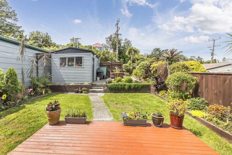 Photo of property in 1/40 Salford Street, Newlands, Wellington, 6037