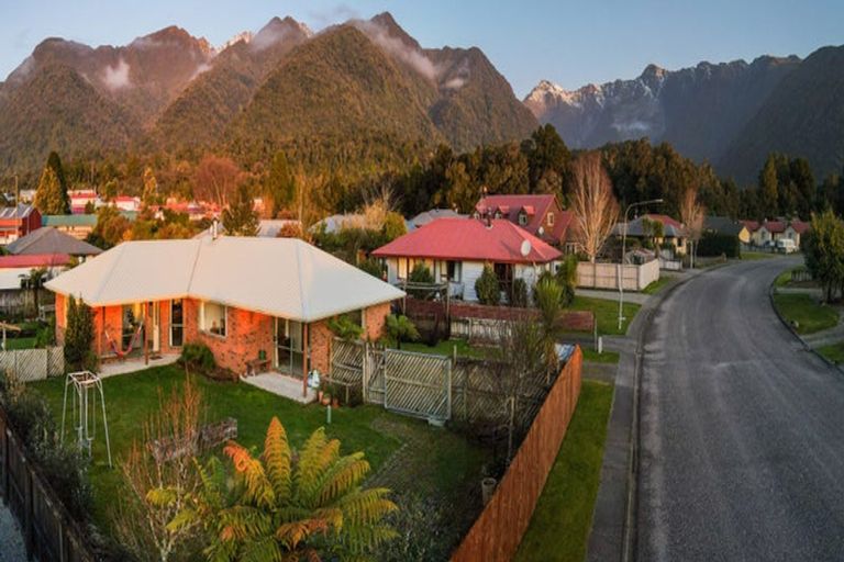 Photo of property in 17 Pekanga Drive, Fox Glacier, 7886